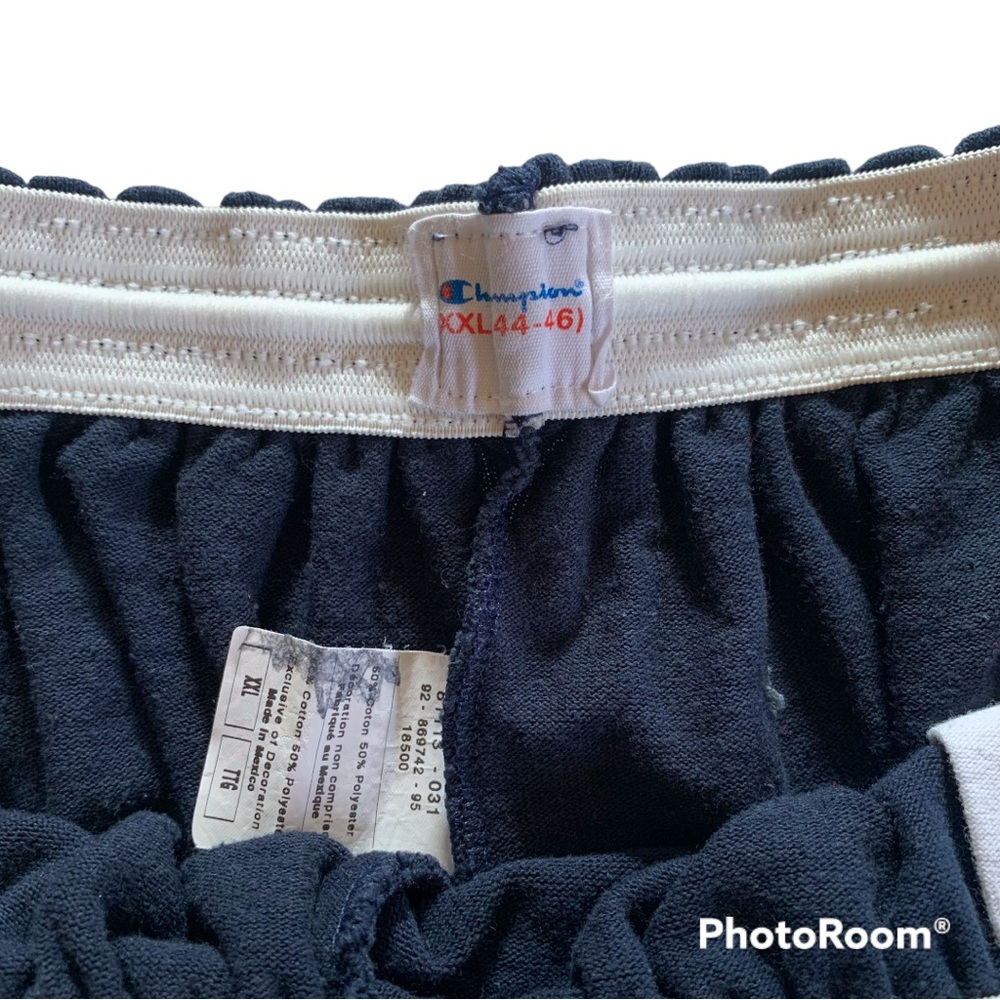 Champion Vintage 90s Embroidered Logo Shorts - Picture 6 of 6